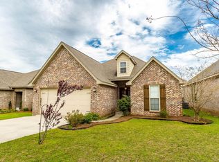 15 Avondale Cir, Hattiesburg, MS 39402