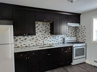 506 E 9th St APT 3, Lockport, IL 60441