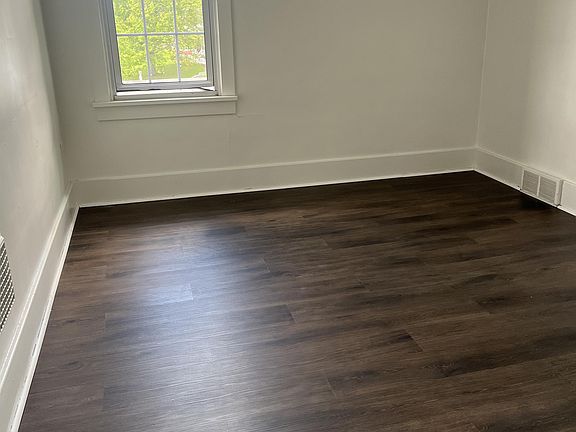 5th image of 4765 W Newton St