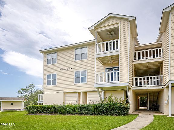 3rd image of 2421 Beach View Dr #D06