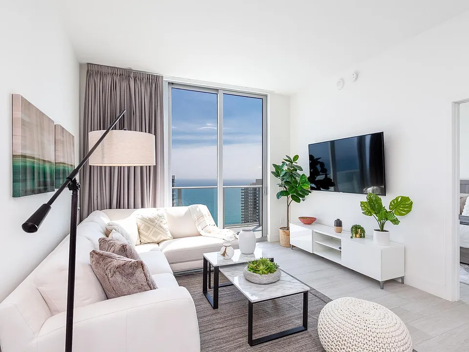 2721 E Hallandale Beach Blvd #43-ID1049810P