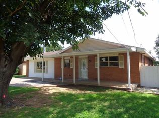 2102 Smythe St, Plainview, TX 79072