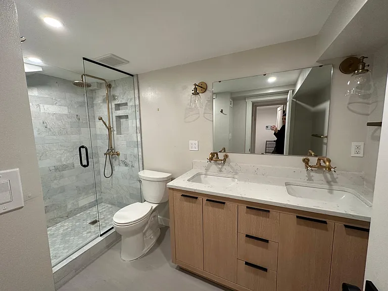 744 S York St — Photo 34