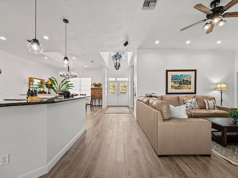 1782 Clydesdale Ave #HOUSE — Photo 12