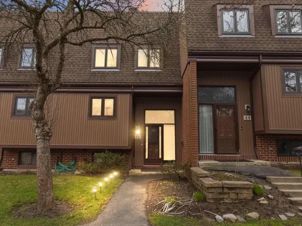 46 Hanover Ct, Halifax, NS B3M 3K6