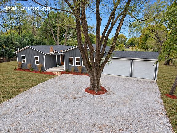 2nd image of 1523 S Roberts Rd