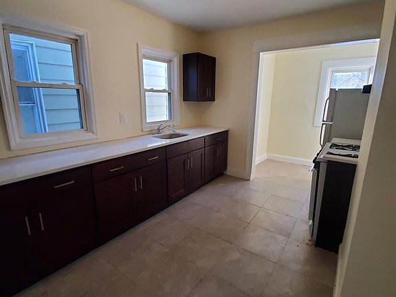 3rd image of 187 Shepard Ave Floor 2