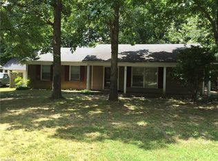 5006 Pennoak Rd, Greensboro, NC 27407