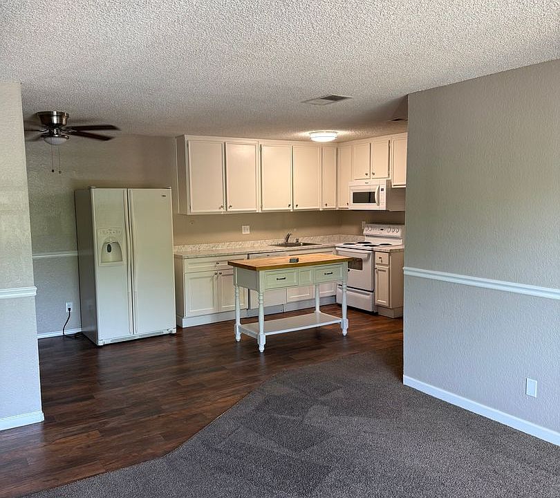 1st image of 2080 W La Loma Dr APT 11