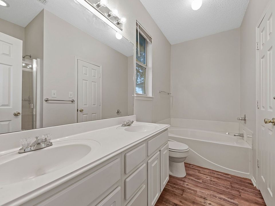 1st image of 3908 Overlake Dr