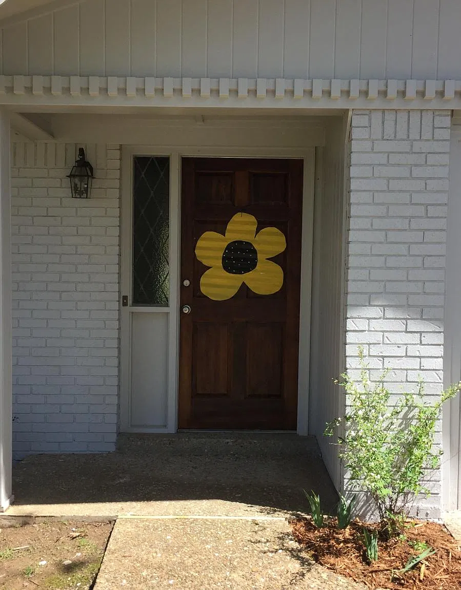 3 bed, 1954 sqft, $1,900 — Photo 2