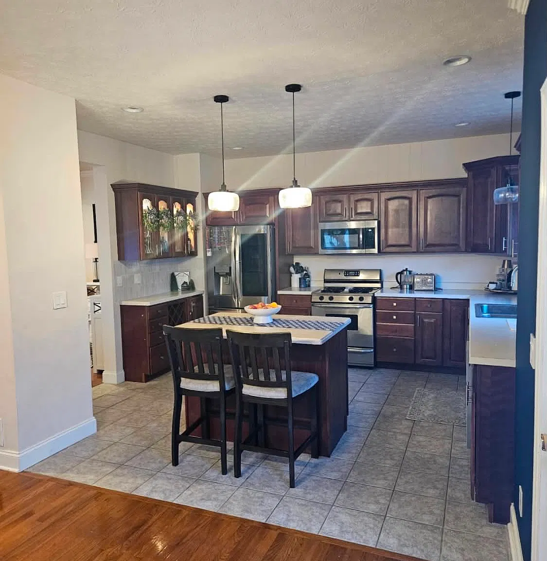 3 bed, 2034 sqft, $2,500 — Photo 2
