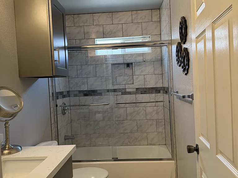 Bathroom #1 (attached to bedroom #1)