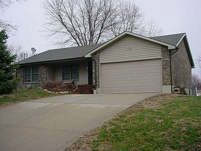 2nd image of 103 Lynn Rd