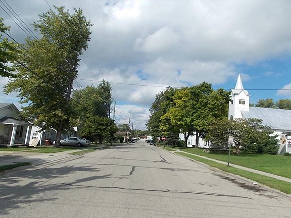 4th image of 215 King Ave