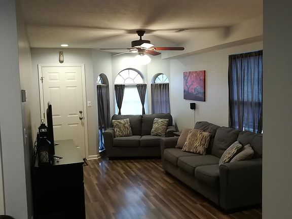 2nd image of 1053 Blackwell Ct #A