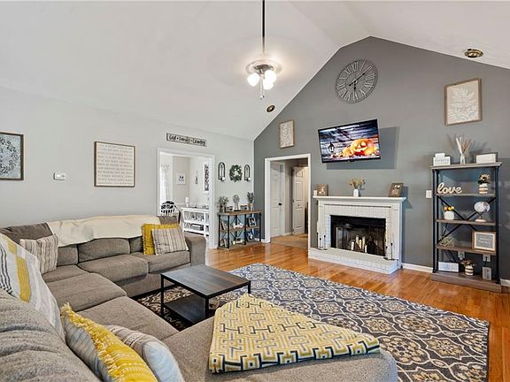 2nd image of 201 Van Dell Dr