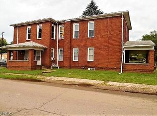 604 Chestnut St #210-1/2, Coshocton, OH 43812