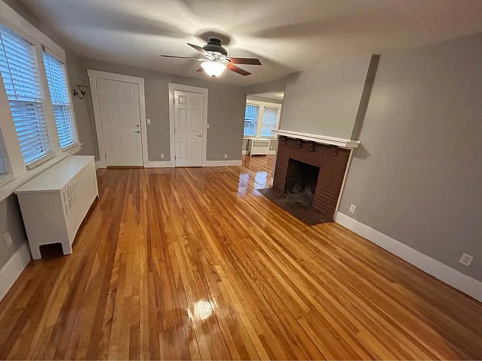 3 bed, 1200 sqft, $2,800 — Photo 2