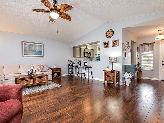 5th image of 720 Old Oaks Ln