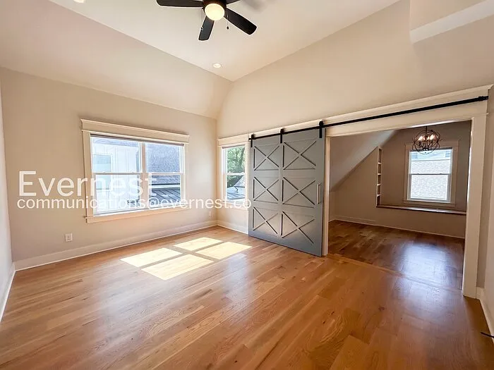 520 Moore Ave — Photo 11