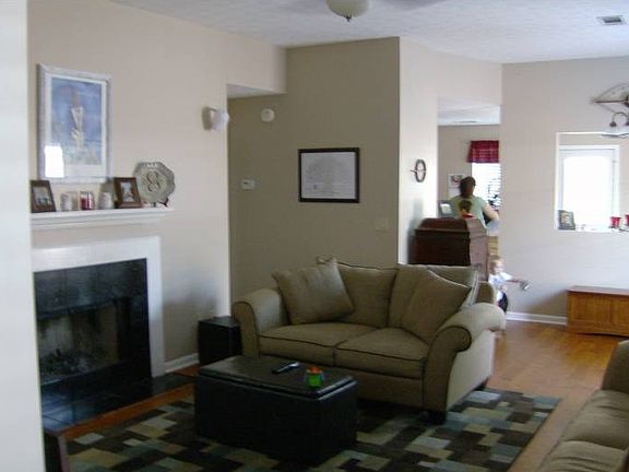 Partial view of den