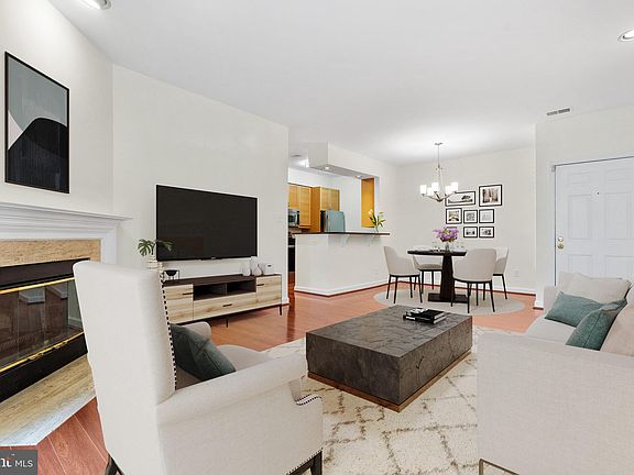 4th image of 5909 Barbados Pl APT 103