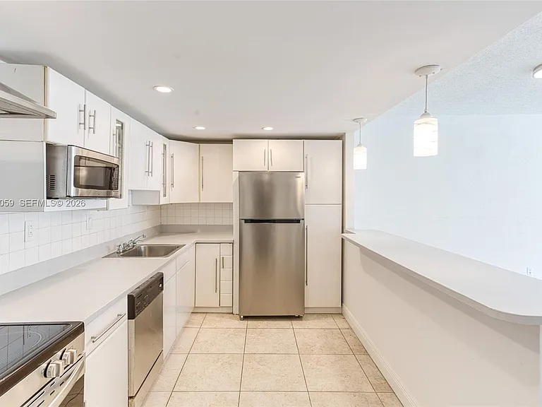 19380 Collins Ave #406 — Photo 6