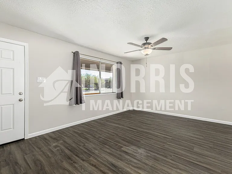 803 N Park Ave — Photo 5