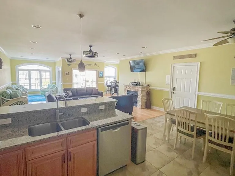 415 E 23rd Ave #100 — Photo 12