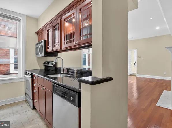 1712 Wallace St APT 202, Philadelphia, PA 19130