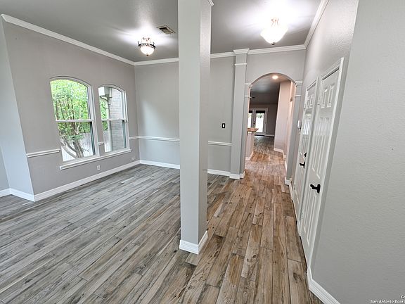 3rd image of 6147 Oakwood Trail