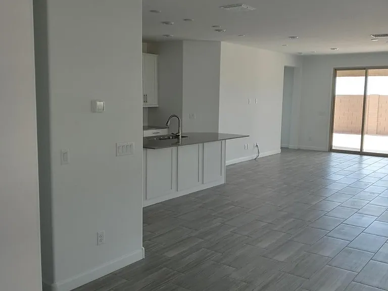 440 S 202nd Ln — Photo 7