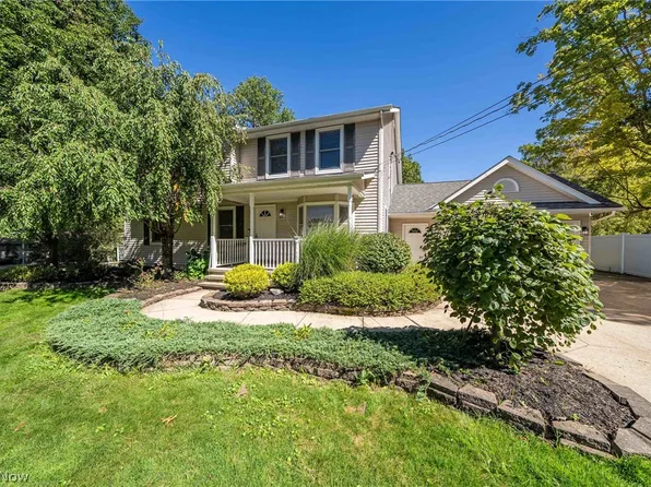 12335 Robson Rd, Grafton, OH 44044