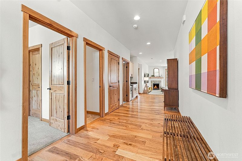 3rd image of 3015 Riverview Lane
