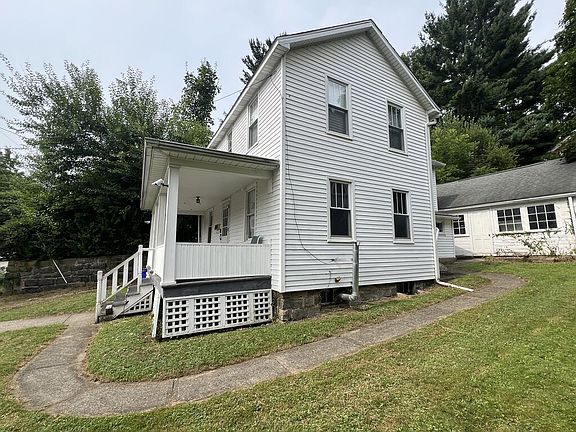 4th image of 33 Plum St