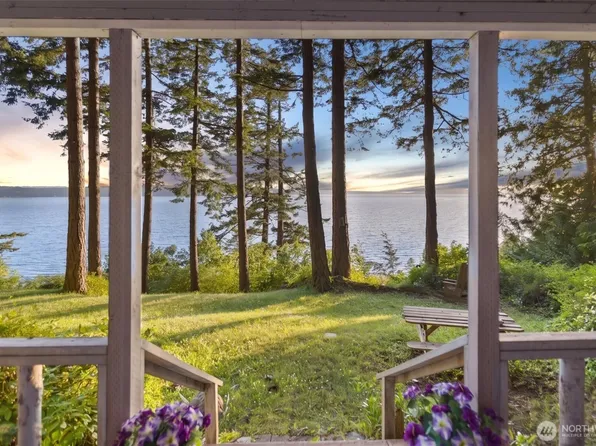 2726 Sea Garden Lane, Camano Island, WA 98282