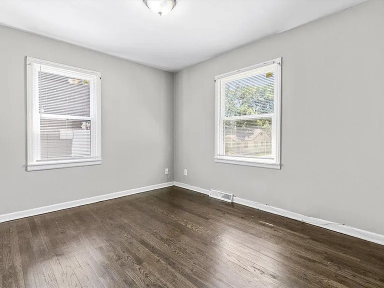 8023 Garfield Ave — Photo 13