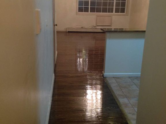 3rd image of 1067 Jefferson Ave #1