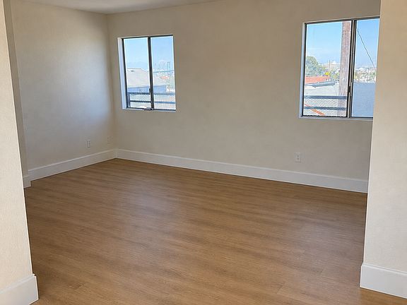 3rd image of 824 W 9th St APT 3