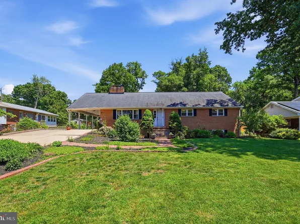 8523 Springman St, Alexandria, VA 22309