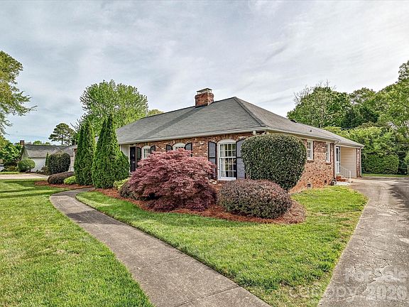 2nd image of 3927 Barclay Downs Dr