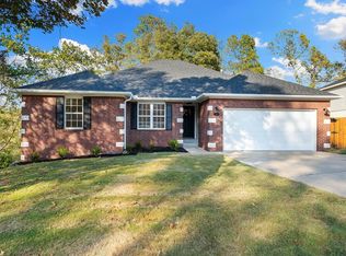 19 Valleyview Cir, Bentonville, AR 72712