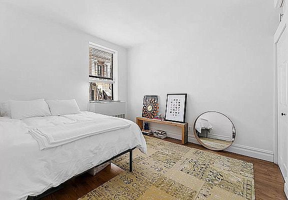 2nd image of 154 W 70th St APT 9N