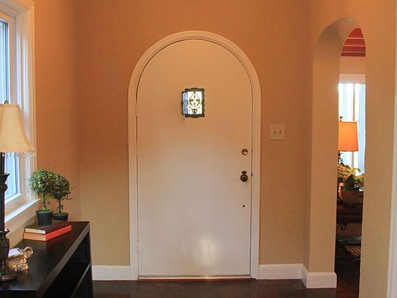 2nd image of 2707 Newlands Ave