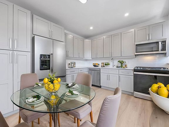 3rd image of 76-13 Ditmars Blvd Unit A2