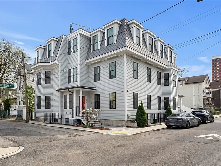 178 Thornton St #1 — Photo 22
