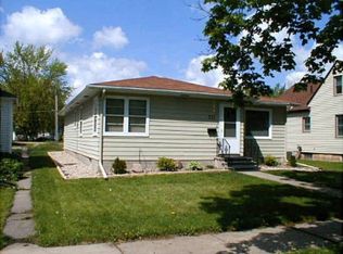 311 W Franklin St, Wells, MN 56097