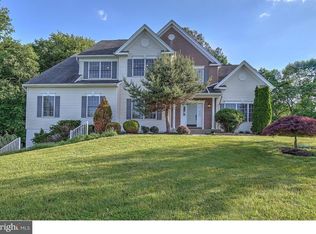 4 Lahaway Ct, Cream Ridge, NJ 08514