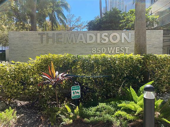 5th image of 850 N Miami Ave W #810